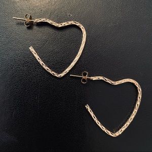 💗 Gold Small Heart Hoop Post Earrings NEW
